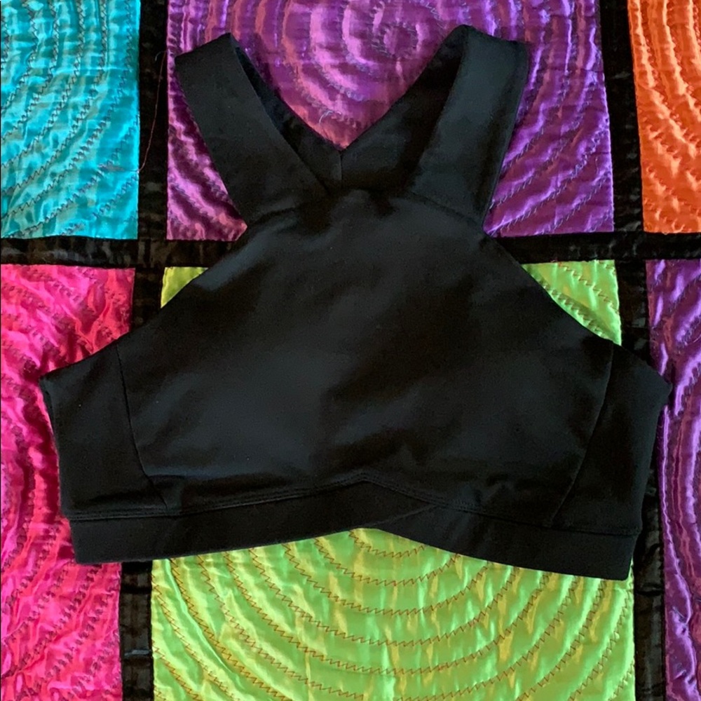 ◾️Black Fabletics sports bra◾️